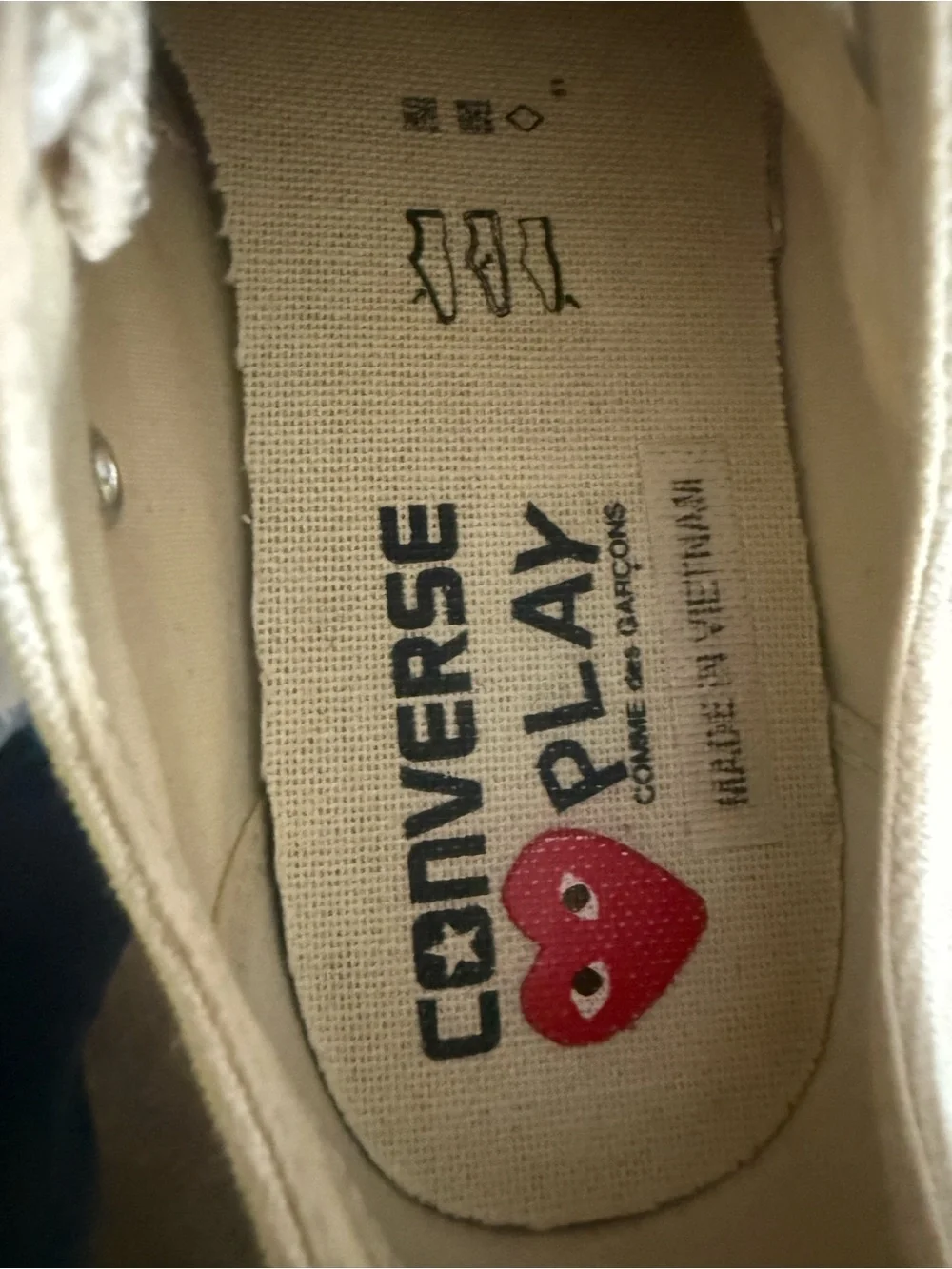 Comme des Garcons PLAY Cream Low-Top Sneakers with Red Heart